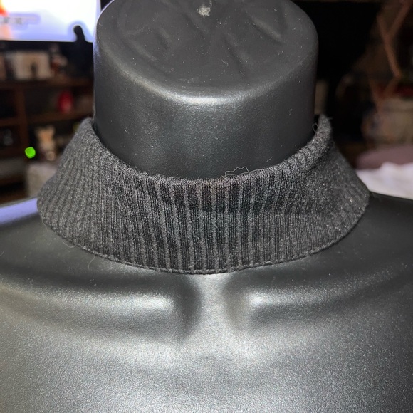 ASTR The Label Brand New Long Sleeve Cutout Choker Bodysuit in Black - Picture 3 of 16